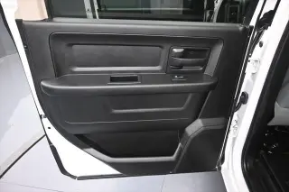 Ram 1500 Classic 2019 4x4 Tradesman 4p Camión Cabina Completa 5.5 pies ST Pickup