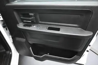 Ram 1500 Classic 2019 4x4 Tradesman 4p Camión Cabina Completa 5.5 pies ST Pickup