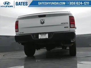 Ram 1500 Classic 2019 4x4 Tradesman 4p Camión Cabina Completa 5.5 pies ST Pickup
