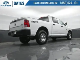 Ram 1500 Classic 2019 4x4 Tradesman 4p Camión Cabina Completa 5.5 pies ST Pickup