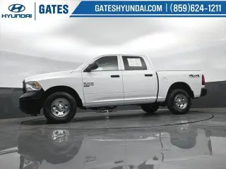 Ram 1500 Classic 2019 4x4 Tradesman 4p Camión Cabina Completa 5.5 pies ST Pickup