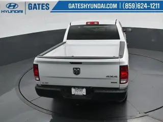 Ram 1500 Classic 2019 4x4 Tradesman 4p Camión Cabina Completa 5.5 pies ST Pickup