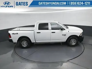 Ram 1500 Classic 2019 4x4 Tradesman 4p Camión Cabina Completa 5.5 pies ST Pickup