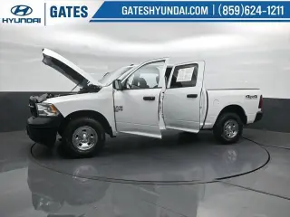 Ram 1500 Classic 2019 4x4 Tradesman 4p Camión Cabina Completa 5.5 pies ST Pickup