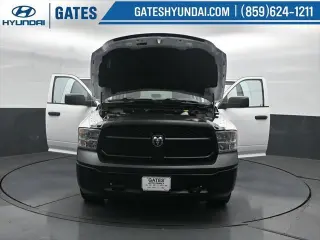 Ram 1500 Classic 2019 4x4 Tradesman 4p Camión Cabina Completa 5.5 pies ST Pickup