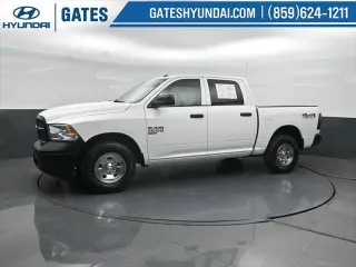 Ram 1500 Classic 2019 4x4 Tradesman 4p Camión Cabina Completa 5.5 pies ST Pickup