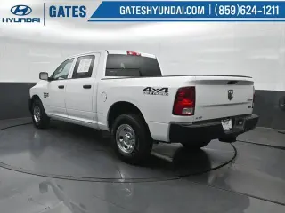 Ram 1500 Classic 2019 4x4 Tradesman 4p Camión Cabina Completa 5.5 pies ST Pickup