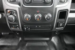 Ram 1500 Classic 2021 4x4 Tradesman 4p. Cabina Doble Estándar 5.5 pies CA Pickup