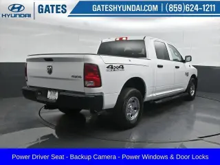 Ram 1500 Classic 2021 4x4 Tradesman 4p. Cabina Doble Estándar 5.5 pies CA Pickup