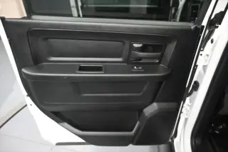 Ram 1500 Classic 2021 4x4 Tradesman 4p. Cabina Doble Estándar 5.5 pies CA Pickup