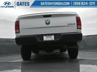 Ram 1500 Classic 2021 4x4 Tradesman 4p. Cabina Doble Estándar 5.5 pies CA Pickup