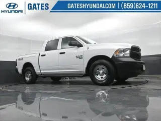 Ram 1500 Classic 2021 4x4 Tradesman 4p. Cabina Doble Estándar 5.5 pies CA Pickup
