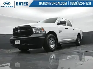 Ram 1500 Classic 2021 4x4 Tradesman 4p. Cabina Doble Estándar 5.5 pies CA Pickup