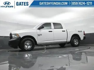 Ram 1500 Classic 2021 4x4 Tradesman 4p. Cabina Doble Estándar 5.5 pies CA Pickup