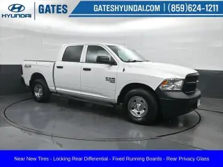Ram 1500 Classic 2021 4x4 Tradesman 4p. Cabina Doble Estándar 5.5 pies CA Pickup
