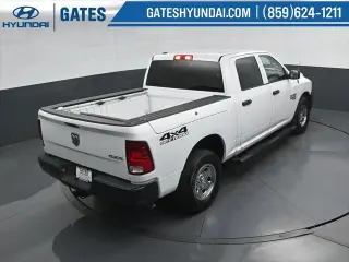 Ram 1500 Classic 2021 4x4 Tradesman 4p. Cabina Doble Estándar 5.5 pies CA Pickup