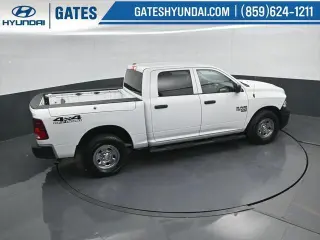 Ram 1500 Classic 2021 4x4 Tradesman 4p. Cabina Doble Estándar 5.5 pies CA Pickup