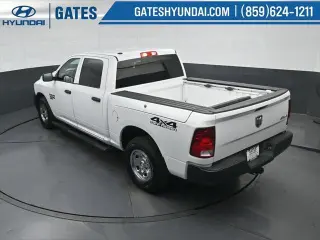 Ram 1500 Classic 2021 4x4 Tradesman 4p. Cabina Doble Estándar 5.5 pies CA Pickup
