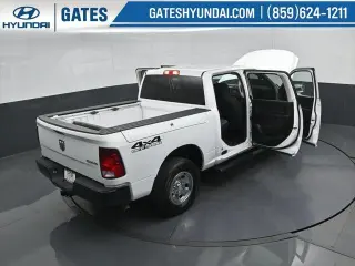 Ram 1500 Classic 2021 4x4 Tradesman 4p. Cabina Doble Estándar 5.5 pies CA Pickup