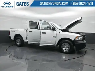 Ram 1500 Classic 2021 4x4 Tradesman 4p. Cabina Doble Estándar 5.5 pies CA Pickup