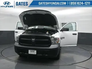 Ram 1500 Classic 2021 4x4 Tradesman 4p. Cabina Doble Estándar 5.5 pies CA Pickup