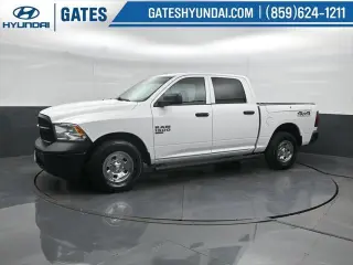 Ram 1500 Classic 2021 4x4 Tradesman 4p. Cabina Doble Estándar 5.5 pies CA Pickup