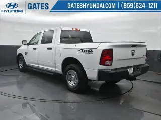 Ram 1500 Classic 2021 4x4 Tradesman 4p. Cabina Doble Estándar 5.5 pies CA Pickup