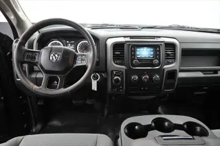 Ram 1500 Classic 2019 4x4 Tradesman 4p. Cabina de Conductor 5.5 pies SBT Camioneta