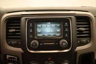 Ram 1500 Classic 2019 4x4 Tradesman 4p. Cabina de Conductor 5.5 pies SBT Camioneta