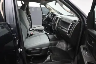 Ram 1500 Classic 2019 4x4 Tradesman 4p. Cabina de Conductor 5.5 pies SBT Camioneta