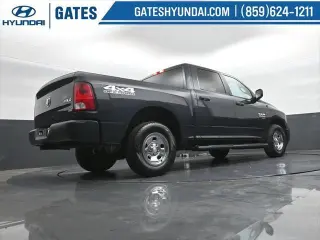 Ram 1500 Classic 2019 4x4 Tradesman 4p. Cabina de Conductor 5.5 pies SBT Camioneta