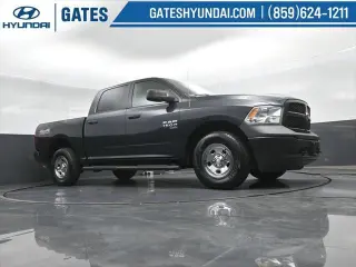Ram 1500 Classic 2019 4x4 Tradesman 4p. Cabina de Conductor 5.5 pies SBT Camioneta