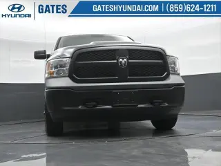 Ram 1500 Classic 2019 4x4 Tradesman 4p. Cabina de Conductor 5.5 pies SBT Camioneta