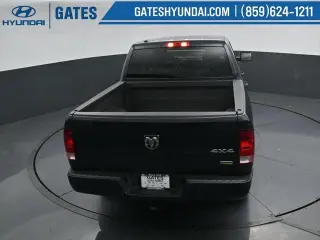 Ram 1500 Classic 2019 4x4 Tradesman 4p. Cabina de Conductor 5.5 pies SBT Camioneta