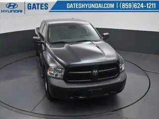 Ram 1500 Classic 2019 4x4 Tradesman 4p. Cabina de Conductor 5.5 pies SBT Camioneta