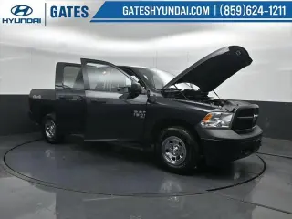 Ram 1500 Classic 2019 4x4 Tradesman 4p. Cabina de Conductor 5.5 pies SBT Camioneta