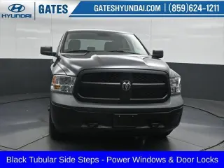 Ram 1500 Classic 2019 4x4 Tradesman 4p. Cabina de Conductor 5.5 pies SBT Camioneta