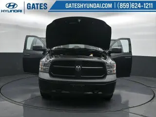 Ram 1500 Classic 2019 4x4 Tradesman 4p. Cabina de Conductor 5.5 pies SBT Camioneta