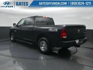 Ram 1500 Classic 2019 4x4 Tradesman 4p. Cabina de Conductor 5.5 pies SBT Camioneta