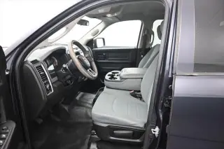 Ram 1500 Classic 2019 4x4 Tradesman 4p. Cabina de Conductor 5.5 pies SBT Camioneta