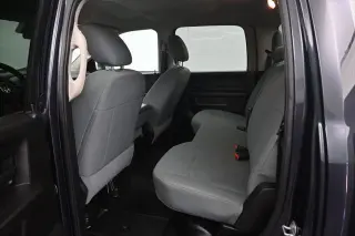 Ram 1500 Classic 2019 4x4 Tradesman 4p. Cabina de Conductor 5.5 pies SBT Camioneta
