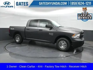 Ram 1500 Classic 2021 4x4 Tradesman 4p. Cabina Extendida 5.5 pies Caja Corta Pick-up