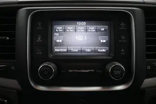 Ram 1500 Classic 2021 4x4 Tradesman 4p. Cabina Extendida 5.5 pies Caja Corta Pick-up