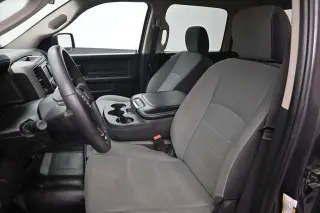 Ram 1500 Classic 2021 4x4 Tradesman 4p. Cabina Extendida 5.5 pies Caja Corta Pick-up
