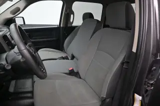 Ram 1500 Classic 2021 4x4 Tradesman 4p. Cabina Extendida 5.5 pies Caja Corta Pick-up
