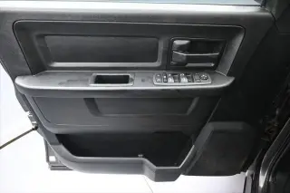 Ram 1500 Classic 2021 4x4 Tradesman 4p. Cabina Extendida 5.5 pies Caja Corta Pick-up