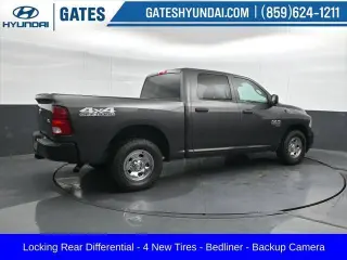 Ram 1500 Classic 2021 4x4 Tradesman 4p. Cabina Extendida 5.5 pies Caja Corta Pick-up