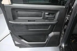 Ram 1500 Classic 2021 4x4 Tradesman 4p. Cabina Extendida 5.5 pies Caja Corta Pick-up