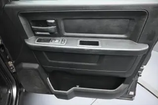 Ram 1500 Classic 2021 4x4 Tradesman 4p. Cabina Extendida 5.5 pies Caja Corta Pick-up