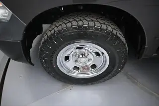 Ram 1500 Classic 2021 4x4 Tradesman 4p. Cabina Extendida 5.5 pies Caja Corta Pick-up